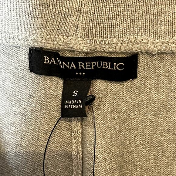 NWT Banana Republic womens gray drawstring shorts with pockets | Size Small - Picture 4 of 6